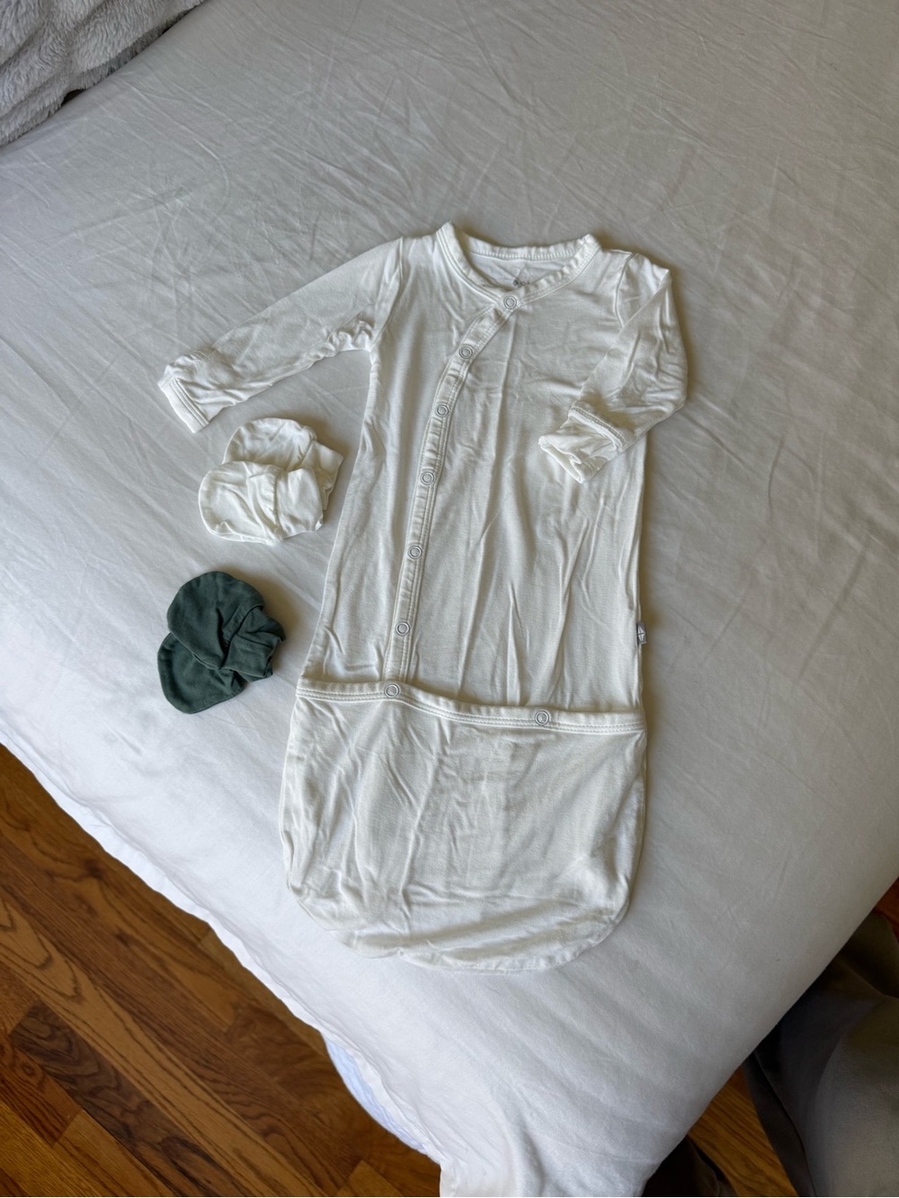 Kyte Baby Bundler with Mittens